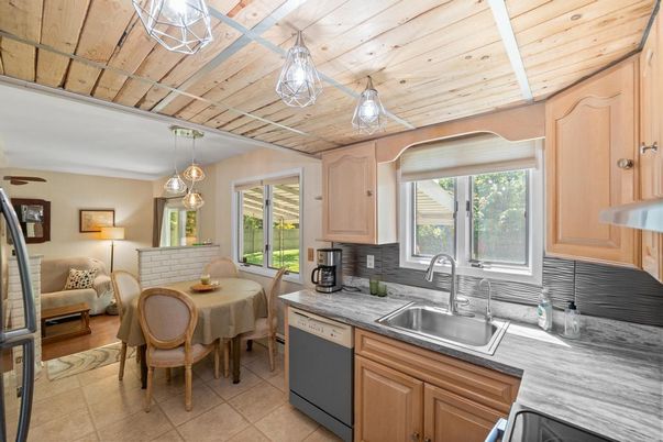 Dining room, Interior, Kitchen, Pendant Lights, Wooden Ceilings, Wood Texture Flooring