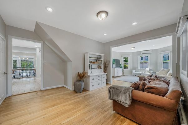 Interior, Living room, Recessed Lighting, Wood Texture Flooring