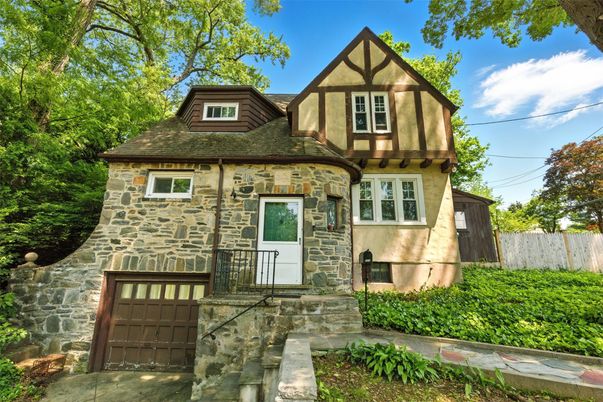 Attached, Exterior, Facade, Tudor Revival
