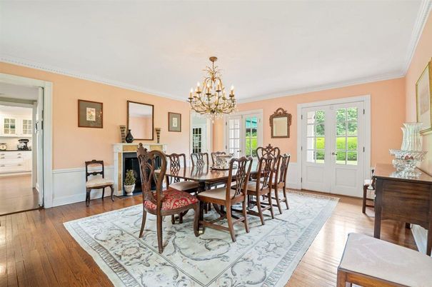 Chandelier, Dining room, Fireplace, Interior, Wood Texture Flooring