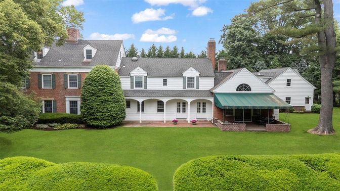 Backyard, Exterior, Facade, Brick Facade, Georgian