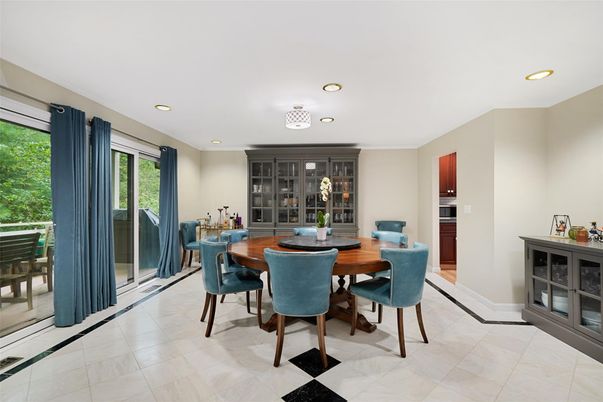 Dining room, Interior, Recessed Lighting