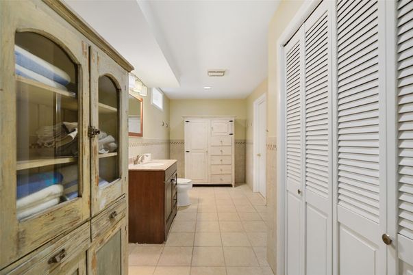 Bathroom, Interior, Recessed Lighting