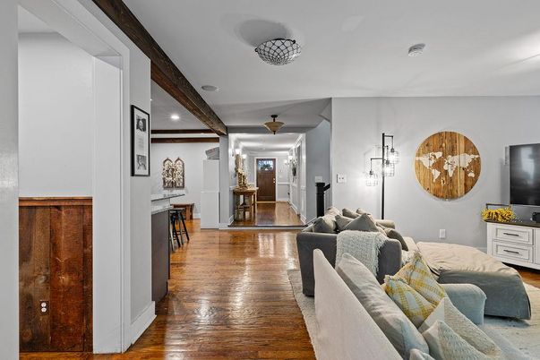 Interior, Living room, Recessed Lighting, Wood Texture Flooring