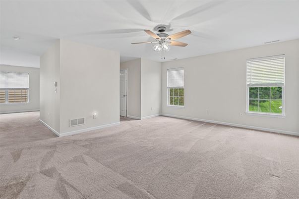 Empty room, Interior