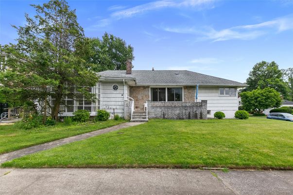 Exterior, Facade, Brick Facade, Ranch