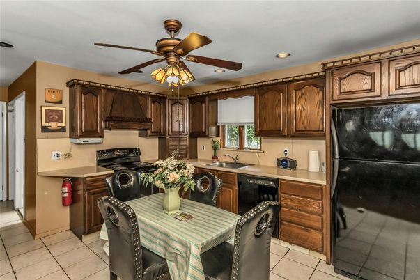 Dining room, Interior, Kitchen, Recessed Lighting