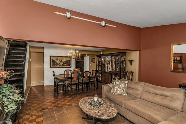 Chandelier, Dining room, Interior, Living room