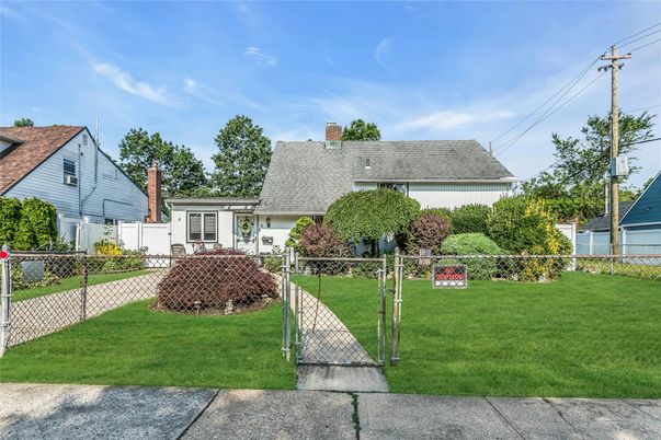 Backyard, Exterior, Facade, Cape Cod