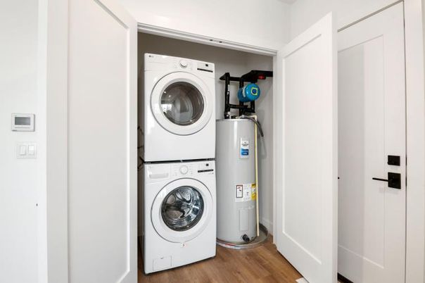 Interior, Utility Closets, Washer, Wood Texture Flooring