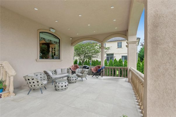 Exterior, Recessed Lighting