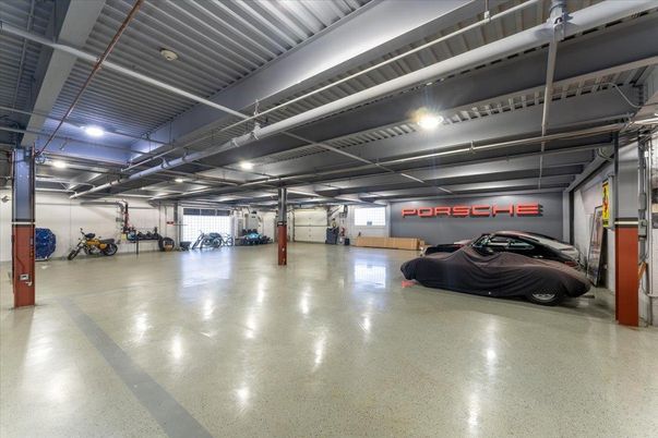 Garage, Interior
