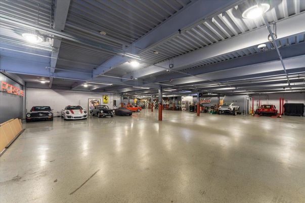 Garage, Interior