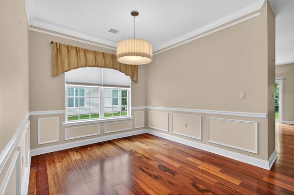Interior, Pendant Lights, Wood Texture Flooring