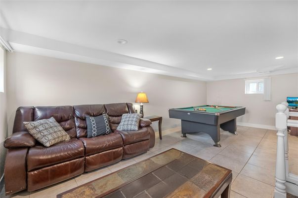 Billiard Table, Game Room, Interior, Recessed Lighting