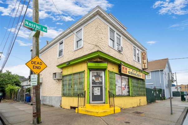 Exterior, Facade, None