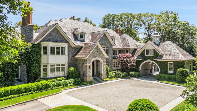 Exterior, Facade, Tudor Revival