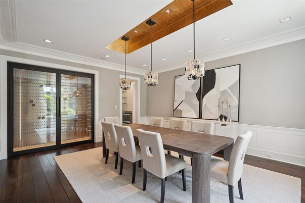 Chandelier, Dining room, Interior, Pendant Lights, Recessed Lighting, Wood Texture Flooring