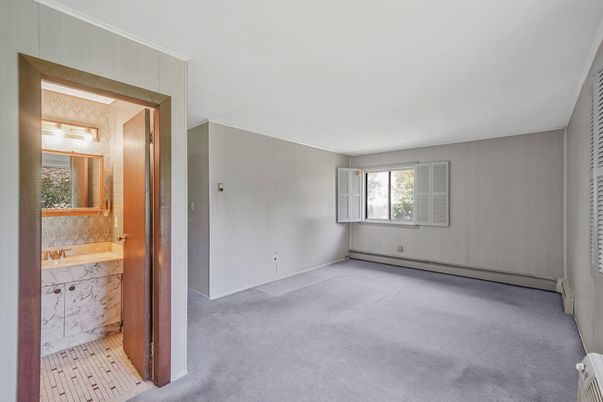 Bathroom, Empty room, Interior