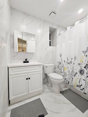 Bathroom, Interior, Marble, Marble Walls, Recessed Lighting