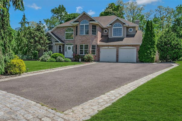 Attached, Exterior, Facade, Brick Facade, Brick Traditional