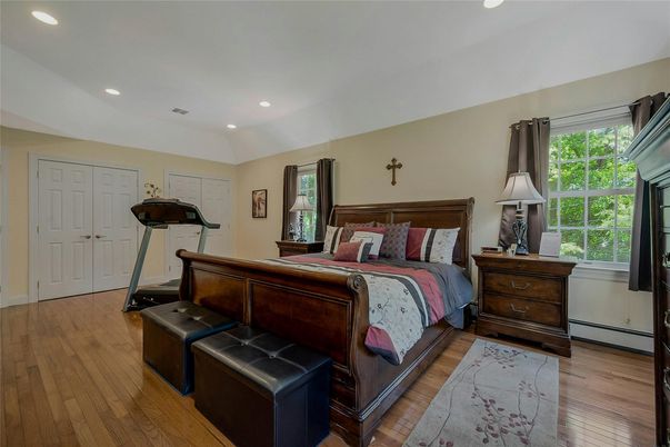 Bedroom, Fitness Equipment, Interior, Recessed Lighting, Wood Texture Flooring