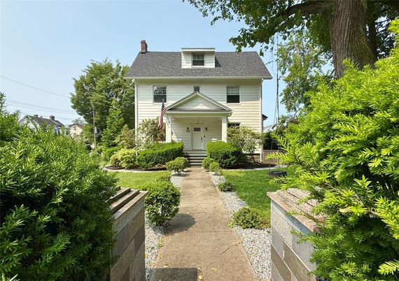 Exterior, Facade, Georgian