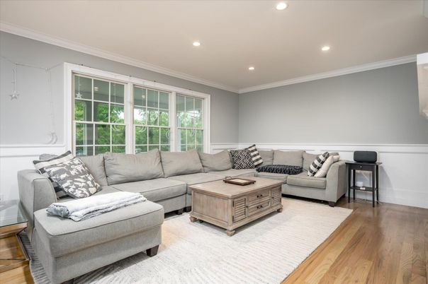 Interior, Living room, Recessed Lighting, Wood Texture Flooring