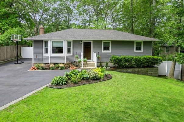 Backyard, Exterior, Facade, Cape Cod