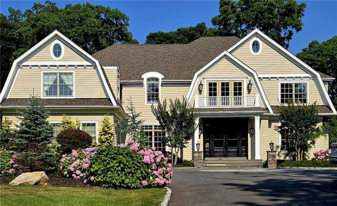 Exterior, Facade, Farmhouse