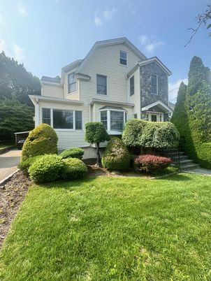 Backyard, Exterior, Facade, Queen Anne Victorian