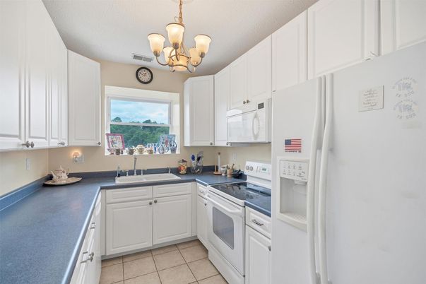 Chandelier, Interior, Kitchen