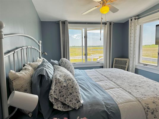 Bedroom, Interior, Water