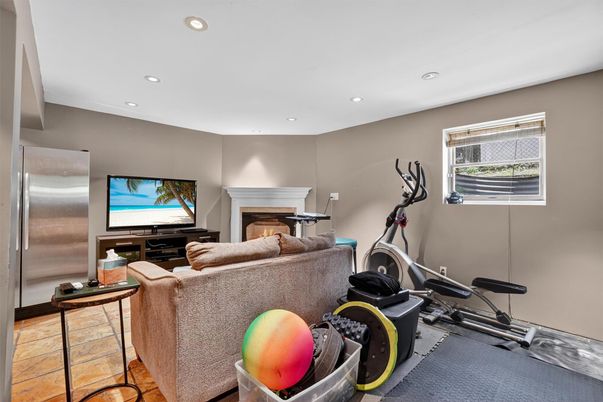 Fireplace, Fitness Equipment, Interior, Living room, Recessed Lighting