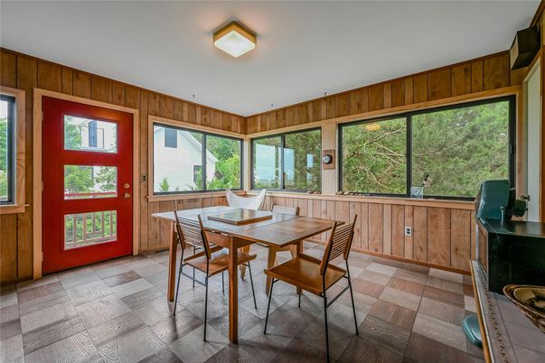 Dining room, Interior