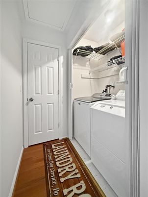 Interior, Washer, Wood Texture Flooring