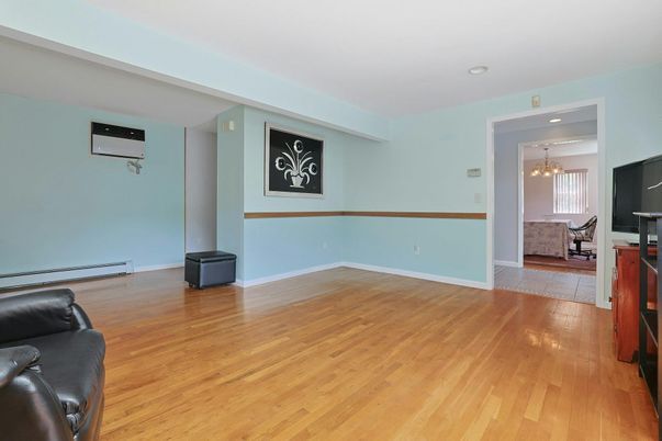 Chandelier, Empty room, Interior, Recessed Lighting, Wood Texture Flooring