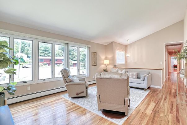 Interior, Living room, Pendant Lights, Wood Texture Flooring