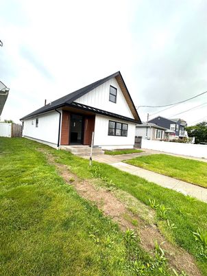 Backyard, Exterior, Facade, Farmhouse