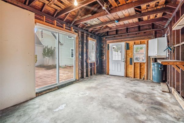 Empty room, Interior, Wooden Beams, Wooden Ceilings, Wooden Walls