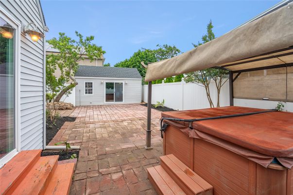 Exterior, Hot Tub