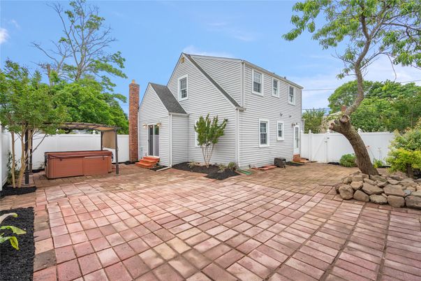 Exterior, Hot Tub