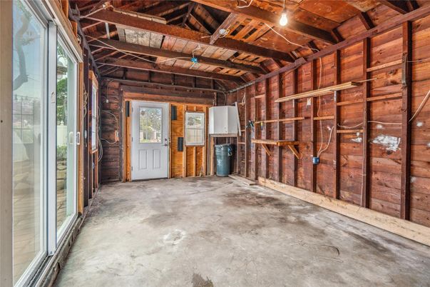 Empty room, Interior, Wooden Beams, Wooden Ceilings, Wooden Walls