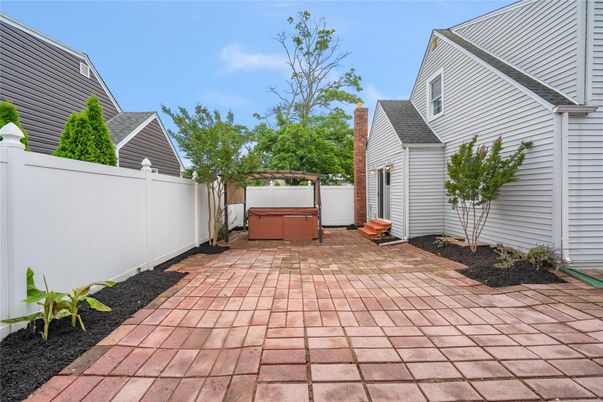 Exterior, Hot Tub