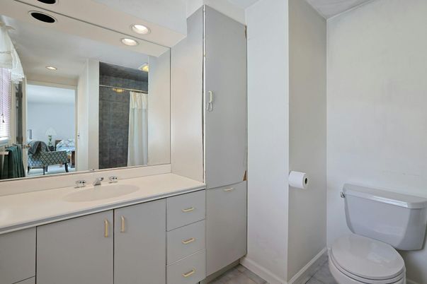 Bathroom, Interior, Recessed Lighting, Water