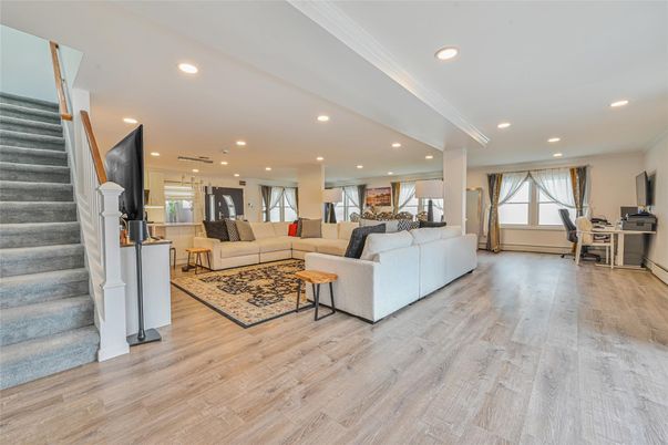 Interior, Living room, Recessed Lighting, Wood Texture Flooring