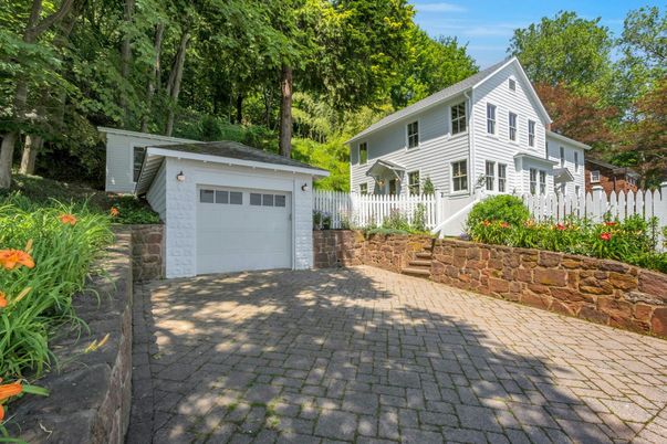 Detached Garage, Exterior