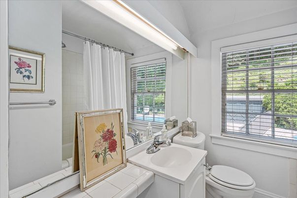 Bathroom, Interior, Tile Countertops