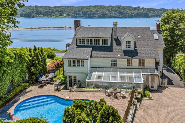 Exterior, Pool, Water