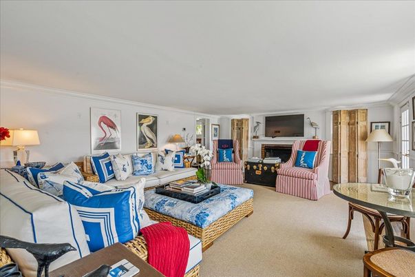 Fireplace, Interior, Living room